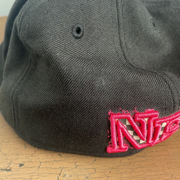 🔥5/$20🔥New York Yankees New Era 59Fifty Hat Black Pink Size 7 1/4 - Picture 9 of 10